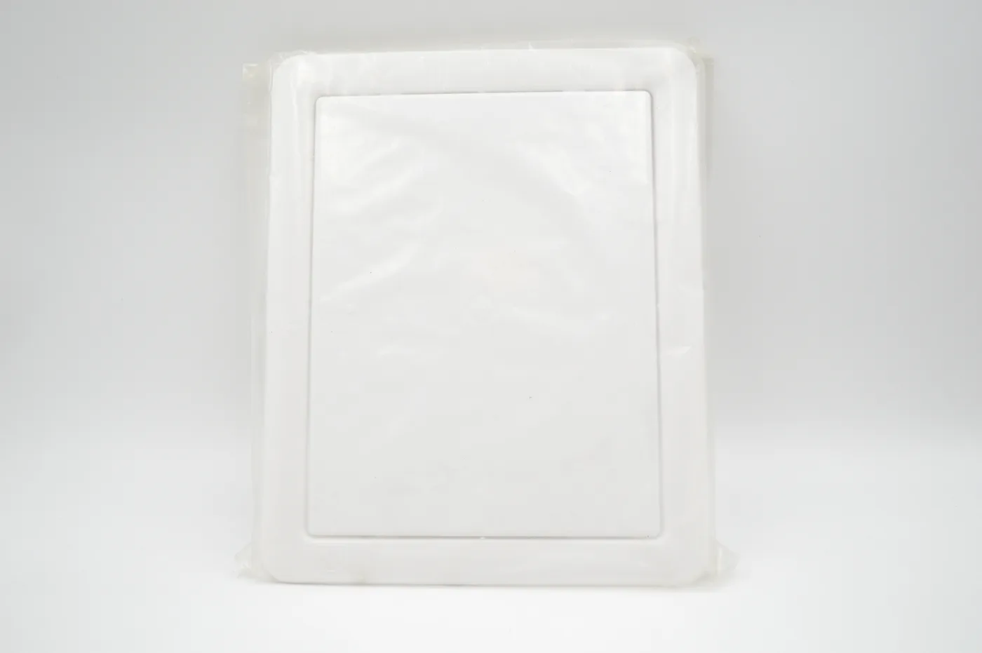 Csempeajtó fehér műa. 200x250